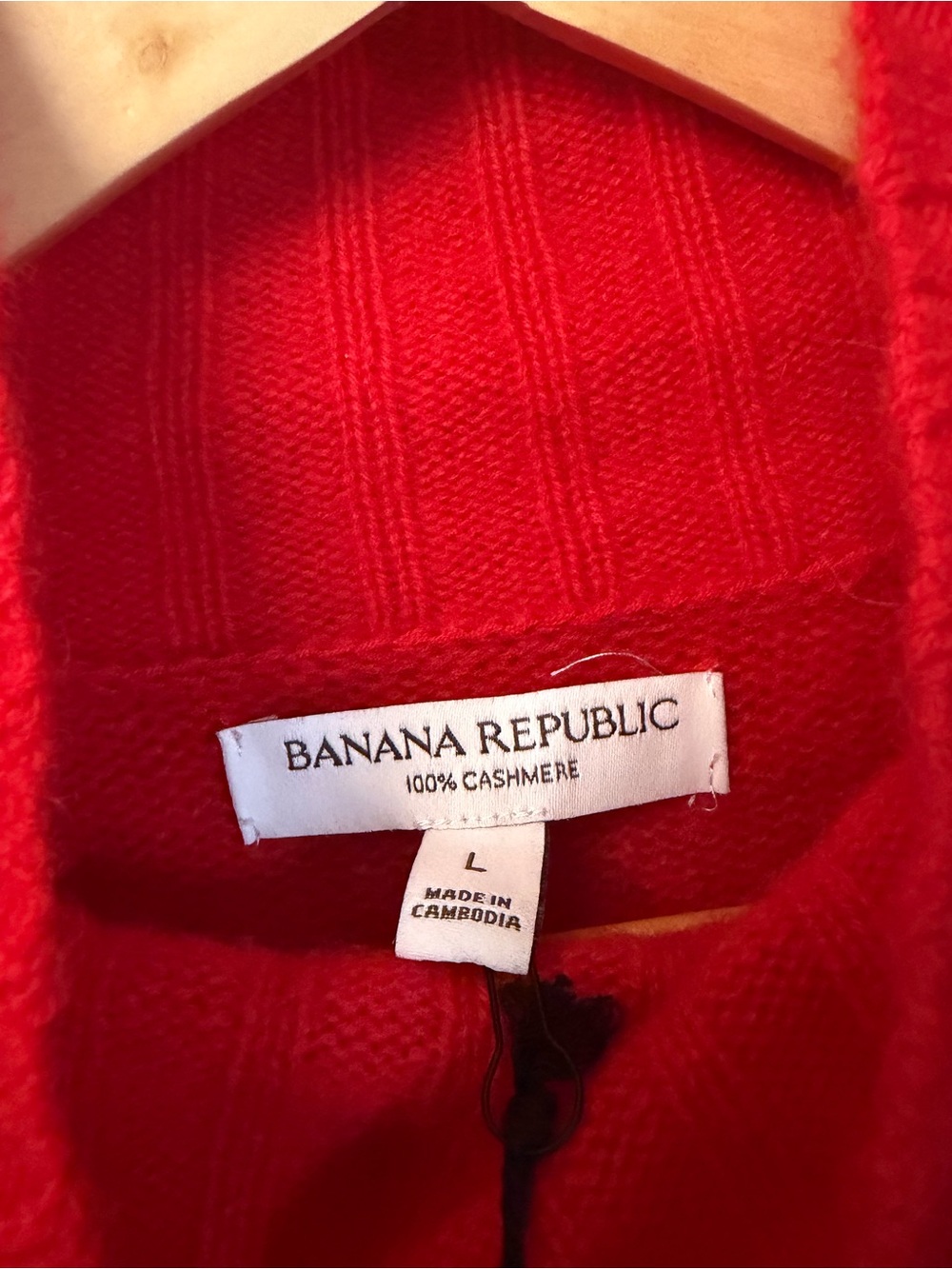 Women’s Banana Republic 100% Cashmere Red Turtleneck Sweater NWT - Picture 3 of 8